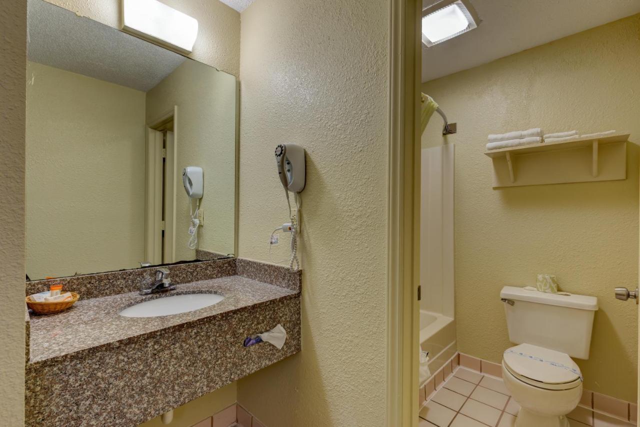 Continental Inn - Charlotte Ngoại thất bức ảnh