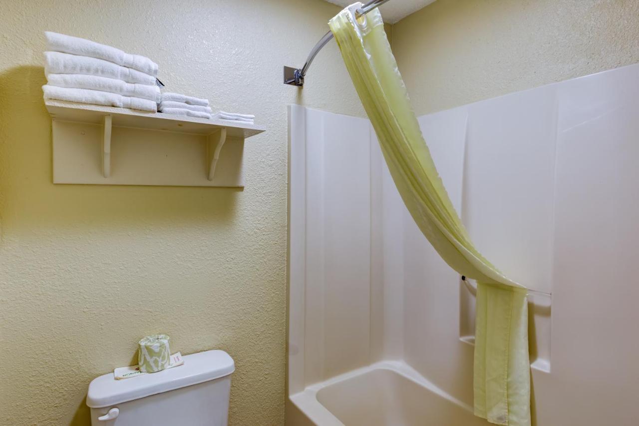 Continental Inn - Charlotte Ngoại thất bức ảnh